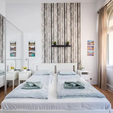 Apartment K10 - Kazinczy Street Heritage - Location By Bqa Budapest
