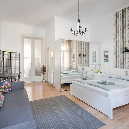K10 - Kazinczy Street Heritage - Location By Bqa Apartment