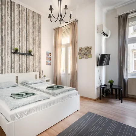 K10 - Kazinczy Street Heritage - Location By Bqa * Budapest