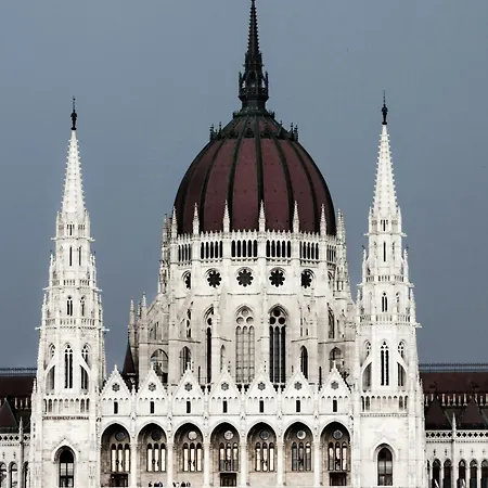 K10 - Kazinczy Street Heritage - Location By Bqa Lägenhet Budapest