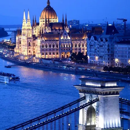 K10 - Kazinczy Street Heritage - Location By Bqa Lägenhet