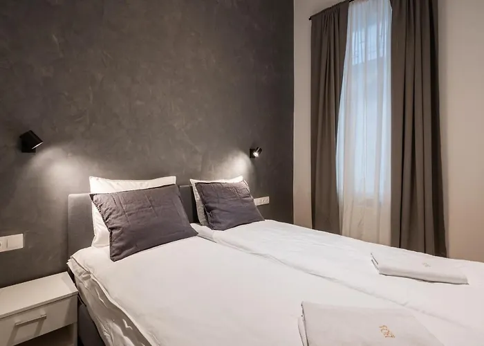 K10 - Kazinczy Street Heritage - Location By Bqa アパート ブダペスト