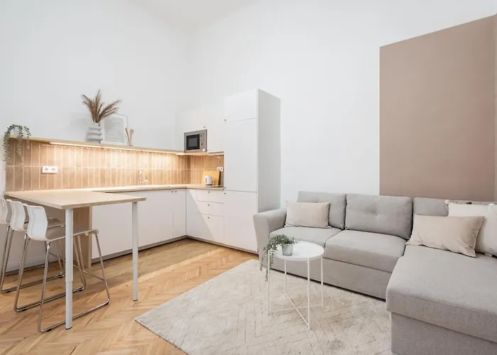 K10 - Kazinczy Street Heritage - Location By Bqa * ブダペスト